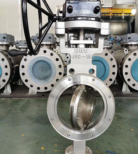 Metal to metal butterfly valve